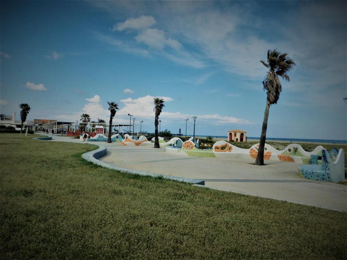 Le Calme Et La Luminosite Du Port Ideal Pour Un Bon Sejour Apartment Leucate Exterior photo